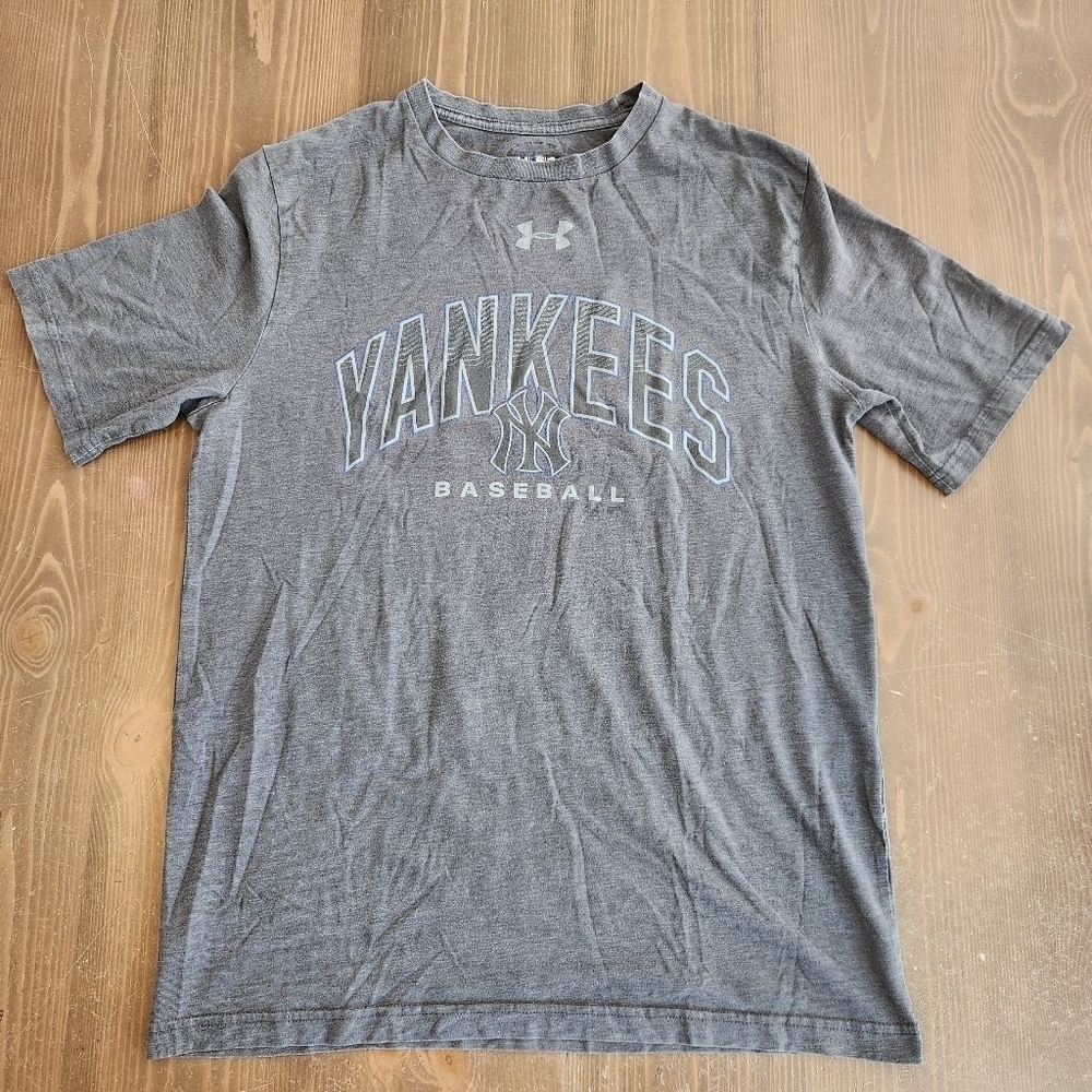 Under Armour New York Yankees T Shirt MLB UA NY NYC Gray Graphic Print Mens Sz M